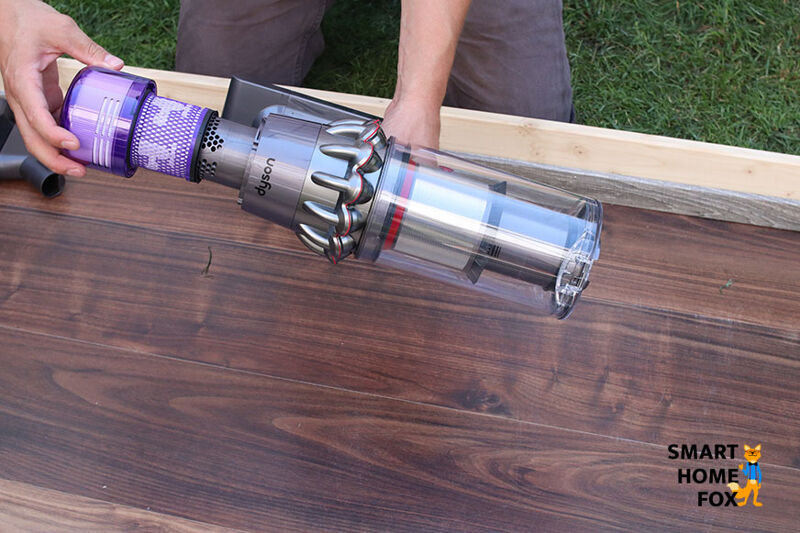 Cleaning the HEPA filter